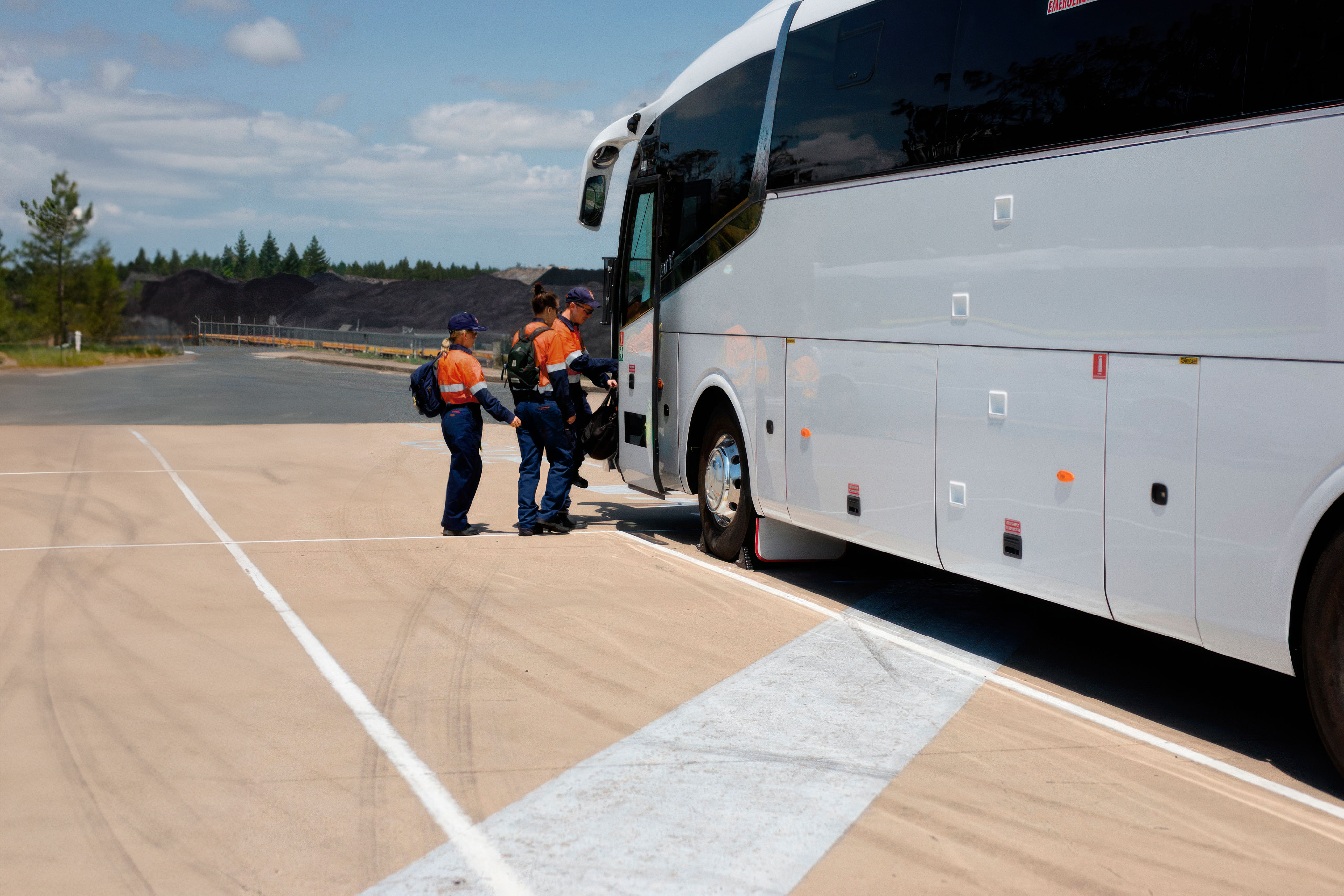 fifo-workers-board-chartered-bus